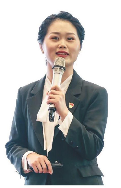 题目问的是,主人公李玉梅拿什么交了一份特殊的党费?