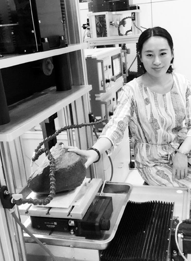 陨石猎人杨可欣戈壁滩上追星星的女人