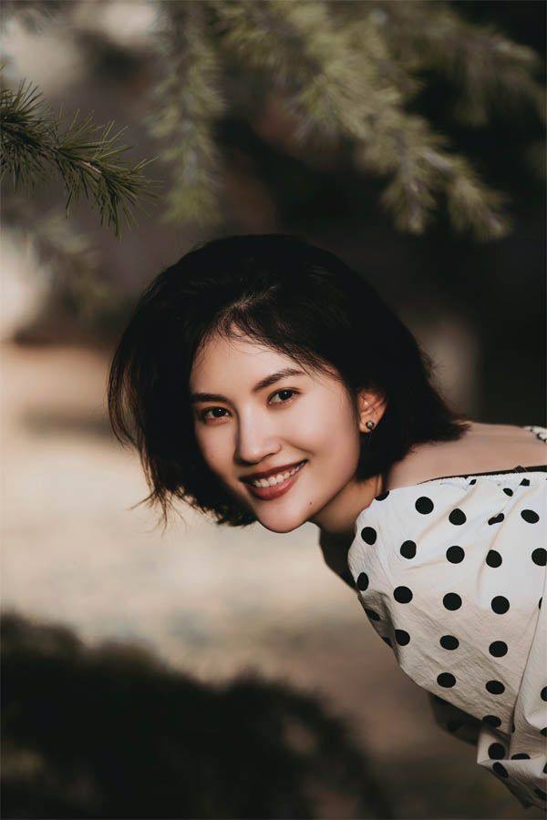 李沫颔慈善要以身作则